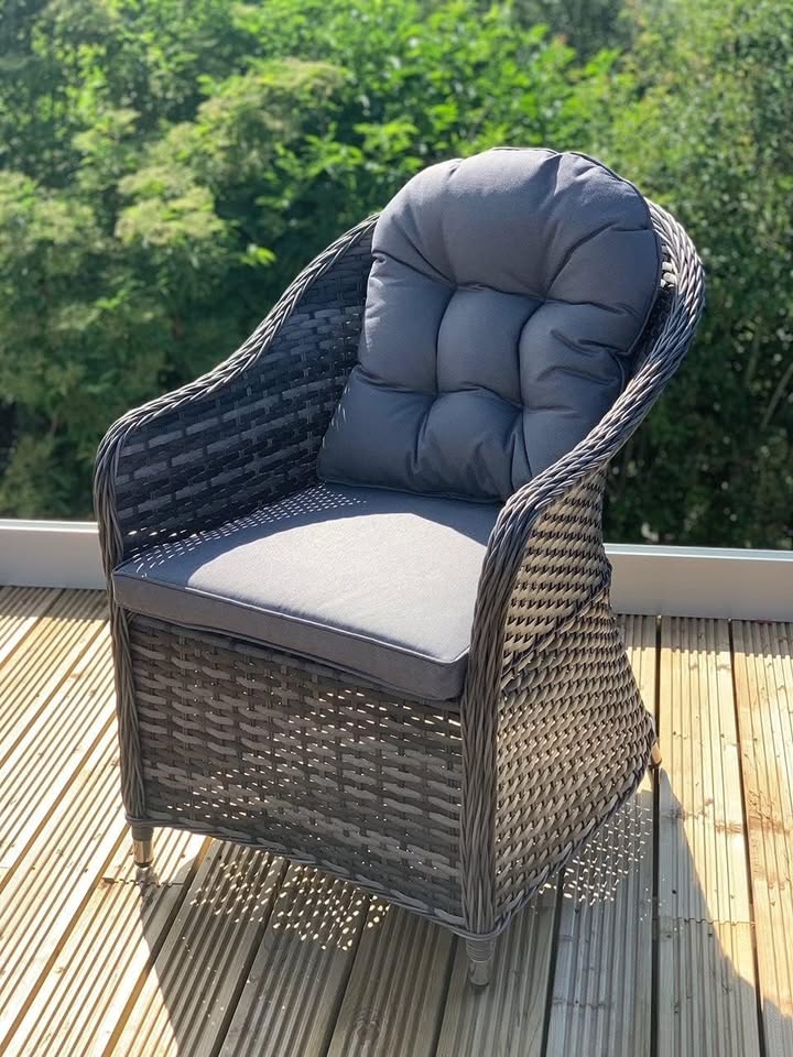 Aluminium Rattan Garden Furniture 4 or 6 Seat Set, All Covered By a 5 Year Warranty