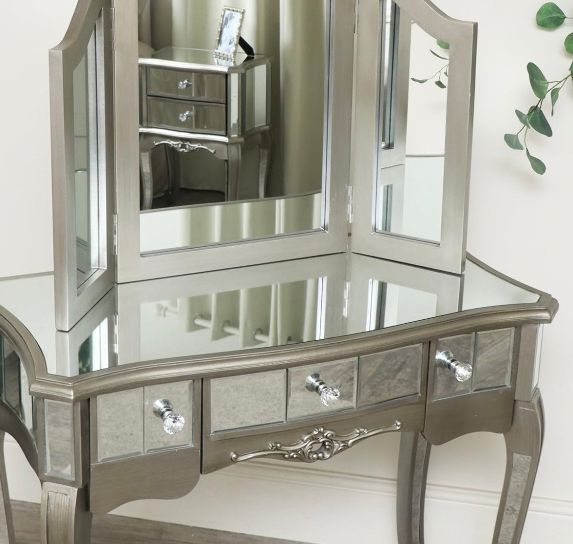 Silver Mirrored Chest of Drawers, Dressing Table Set & 3 Drawer Bedside Tables -